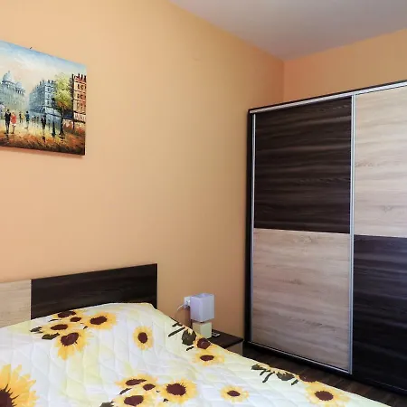 вип Appartement Hisarya