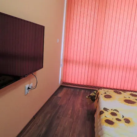 вип * Hisarea